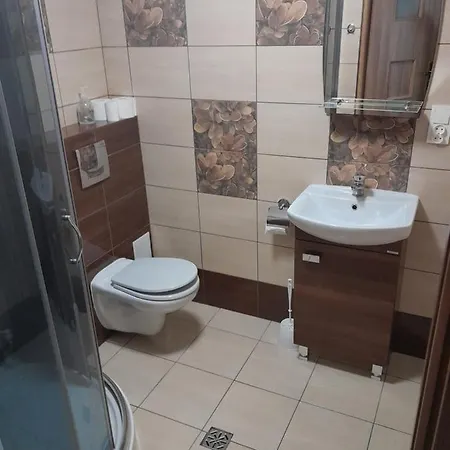 200 Metrow Od Morza Pokoje Z Lazienka + Kuchnia Ogolnodostepna Alloggio in famiglia Dziwnów